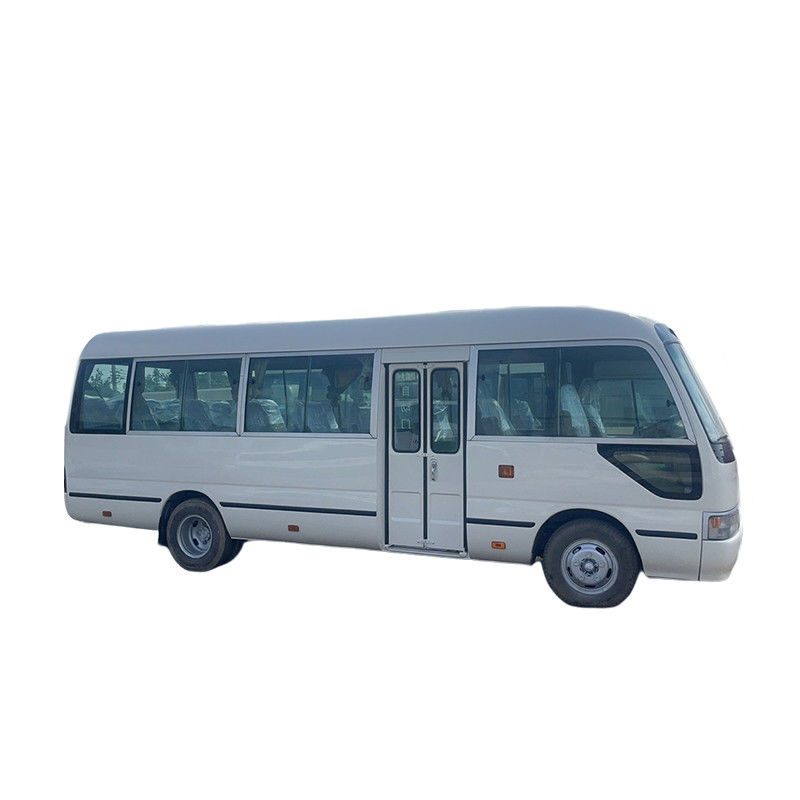 Autobus Toyota Coaster usato con 30 posti e standard di emissione EURO 3 in buone condizioni