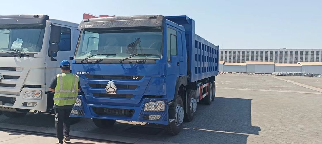 Utilizzo HOWO Camionetti 8x4 Camionetti 12 ruote Camionetti per il trasporto delle miniere