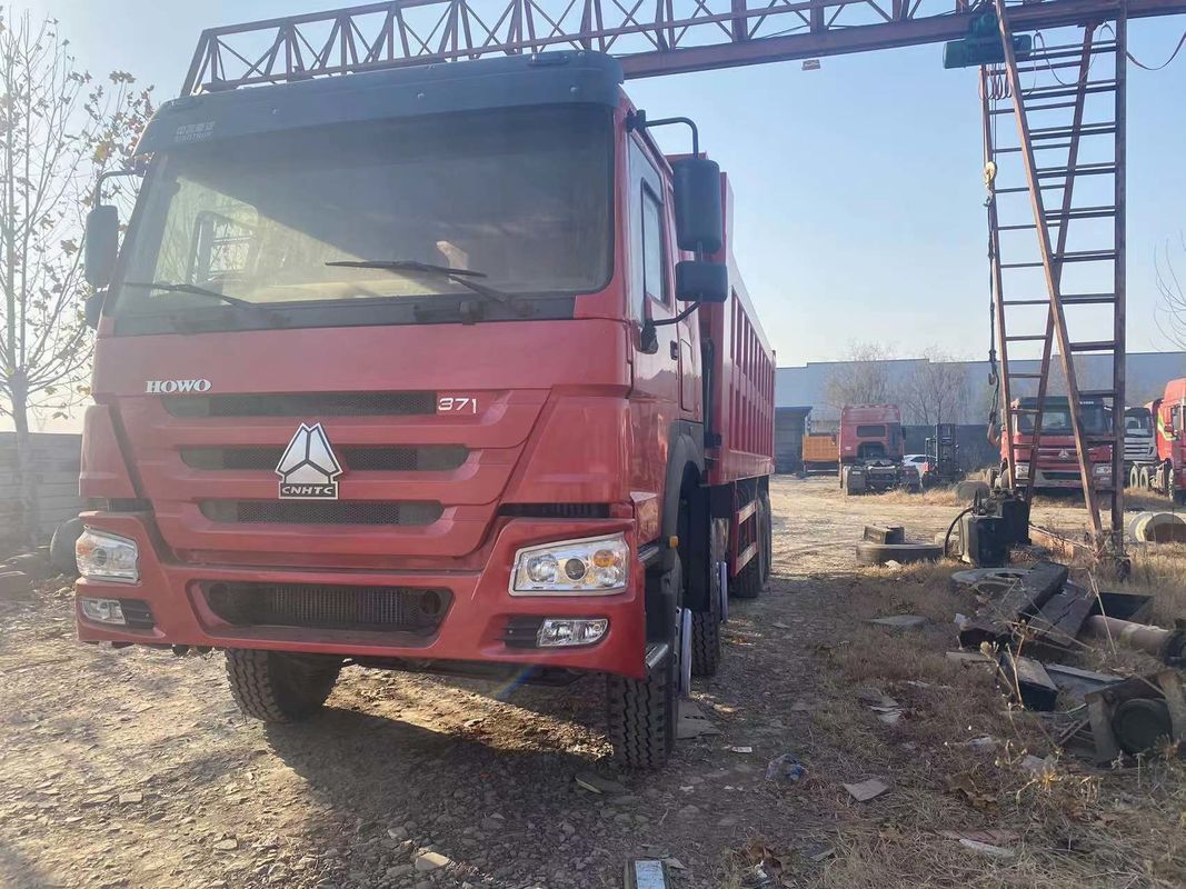 Utilizzo HOWO Camionetti 8x4 Camionetti 12 ruote Camionetti per il trasporto delle miniere