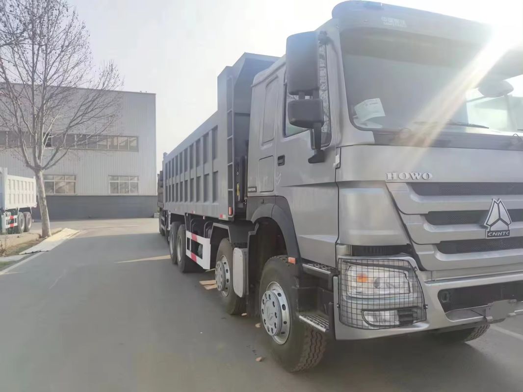 400 CV Sinotruk Howo LHD 12 ruote 8x4 autocarri a capovolgere autocarri con scatola manuale