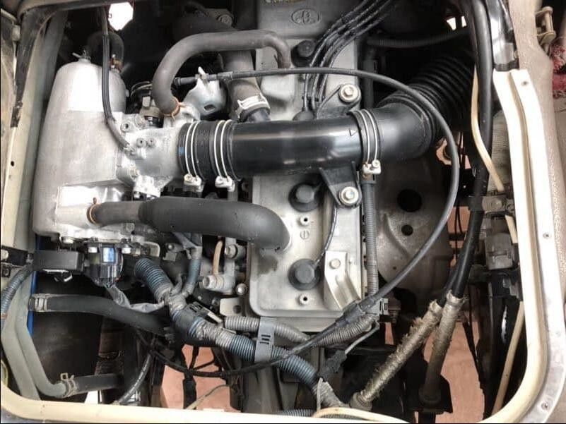 Torsione massima 340Nm/rpm Diesel 29 posti Autobus Toyota usato con serbatoio di 300L