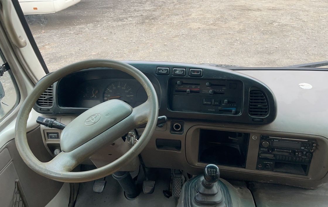 7.00R16 Pneumatici in buone condizioni Diesel Usato Toyo ta Coaster Bus Requisito del cliente