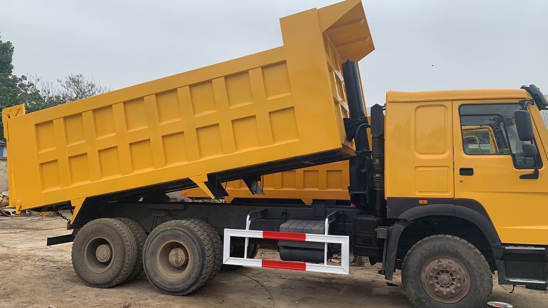 il camion di 6x4 Howo ha utilizzato il ribaltatore Howo che ribalta gli autocarri con cassone ribaltabile di seconda mano dell'autocarro con cassone ribaltabile 370HP