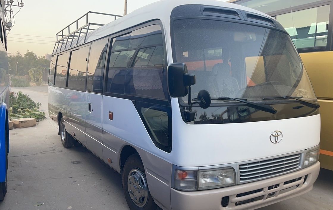 Autobus Toyota di 30 posti in buone condizioni LHD 7.00R16 pneumatico G.V.W 5900 kg