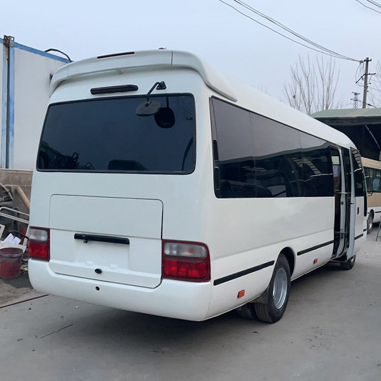 Autobus Toyota Coaster da 30 posti con motore diesel in buone condizioni per lo standard Euro 3