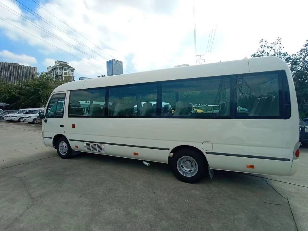 Autobus usato Toyo ta Coaster da 30 posti con motore diesel in buone condizioni ed economico