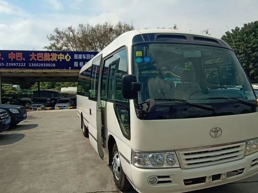 Autobus usato Toyo ta Coaster da 30 posti con motore diesel in buone condizioni ed economico