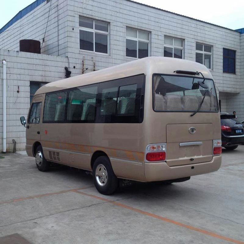 Modello 19 posti RHD Mini Coaster Autobus passeggeri 70L Serbatoio 7.00R16 pneumatici pronti per la spedizione