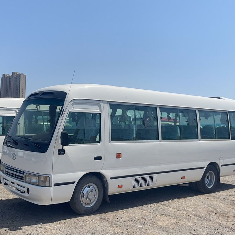 Autobus Toyota Coaster usato con emissione EURO 3 e cambio manuale in buone condizioni