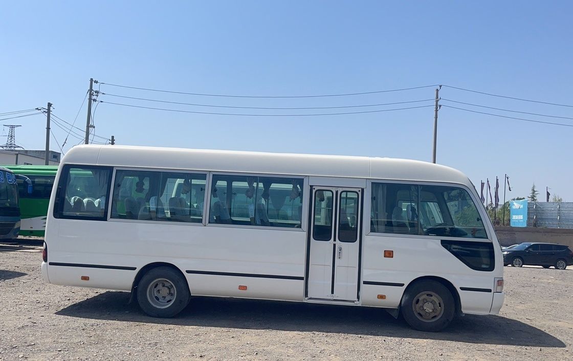 Autobus Toyota Coaster usato con emissione EURO 3 e cambio manuale in buone condizioni
