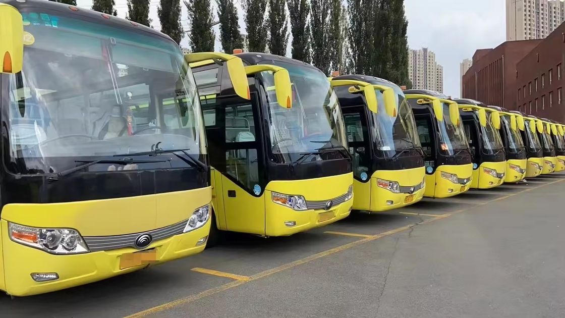 Euro 3 Standard di emissioni YUOTONG Bus con 3 posti a sedere e 60 posti a sedere Luxury Coaches