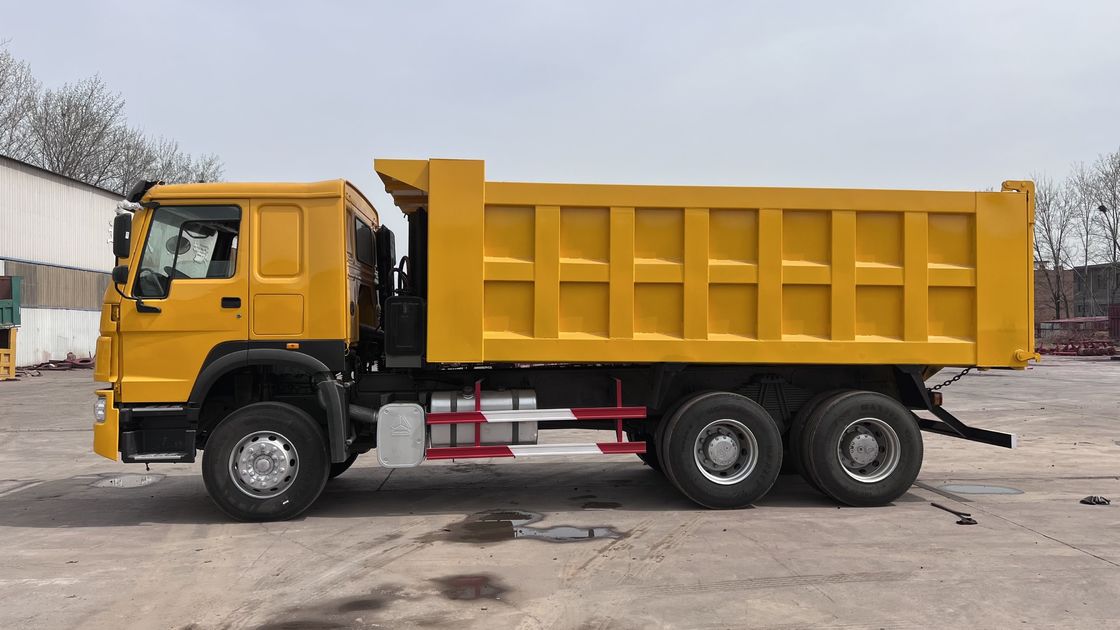 Howo 6x4 40tons 45 Tonnes Yellow Tipper Dump Truck per progetti di costruzione pesanti