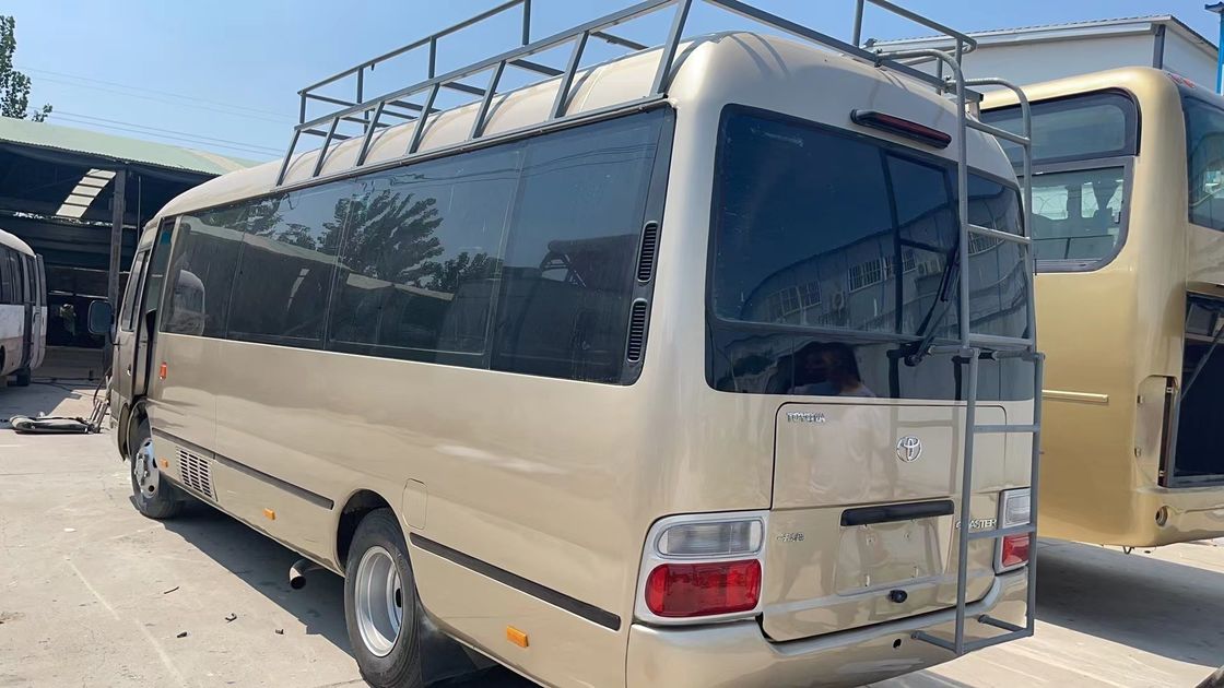 30 posti Giappone Autobus usato Manuale Autobus Toyota Coaster con 7005*2040*2785mm Dimensioni