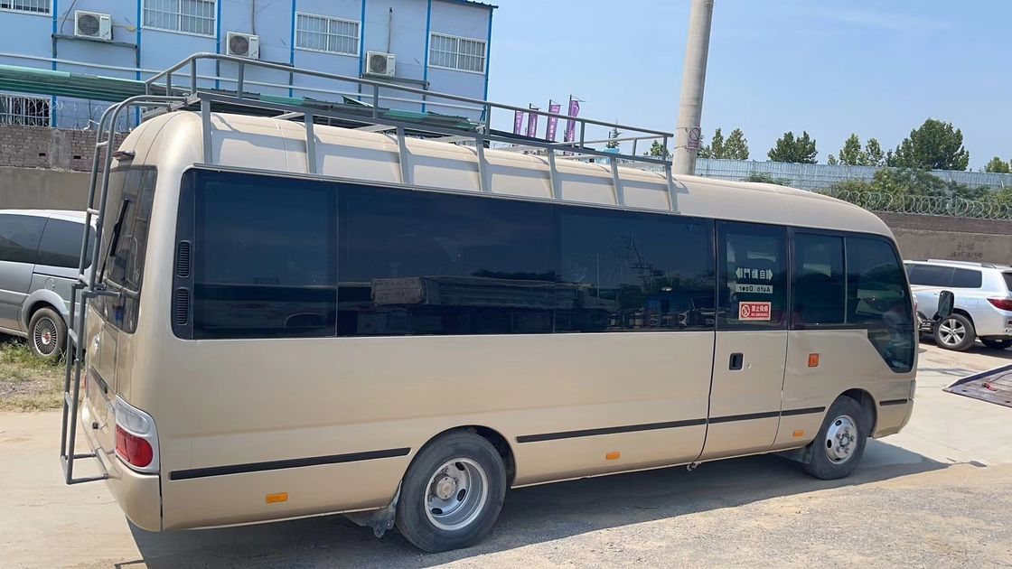 30 posti Giappone Autobus usato Manuale Autobus Toyota Coaster con 7005*2040*2785mm Dimensioni