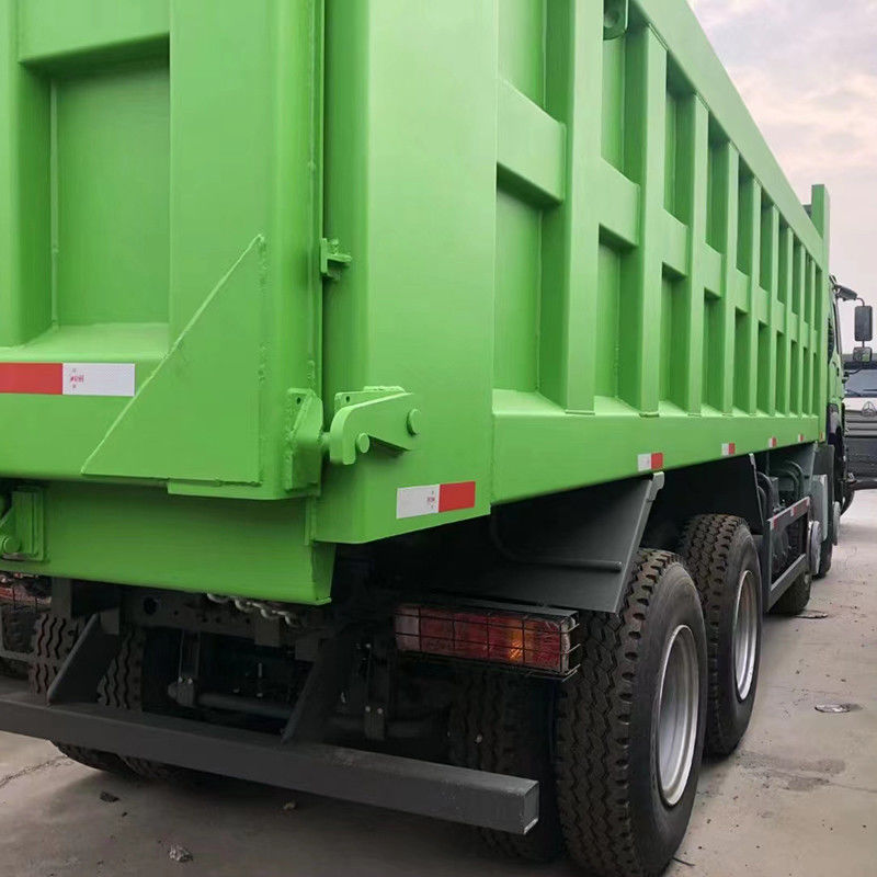 Diesel SINO TRUCK 12 ruote 30 metri cubi HOWO 40 tonnellate 8x4 Usato