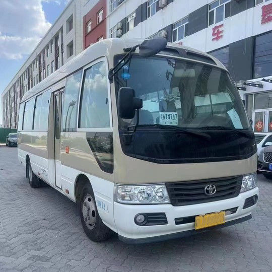 Transmissione manuale Tipo 30 posti Toyota Coaster Bus con 7005*2040*2785mm Dimensione