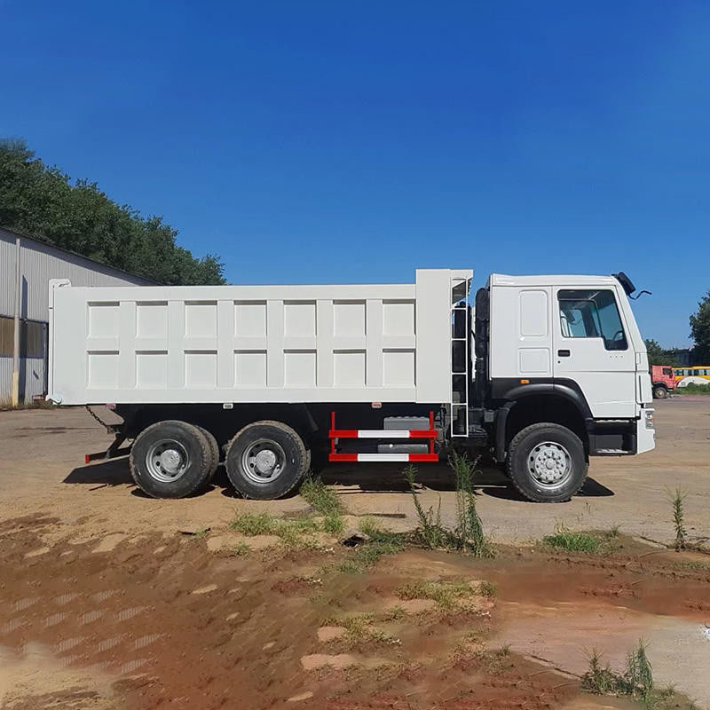 Howo 6x4 30m3 40tons 12 ruote camion pesanti per il trasporto a lunga distanza