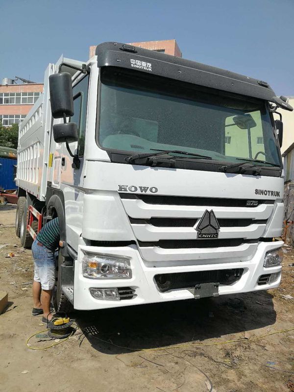 Sinotruck usato Howo 10 ruote 25 tonnellate 20 metri cubici camion di scarico Euro 3 manuale AC