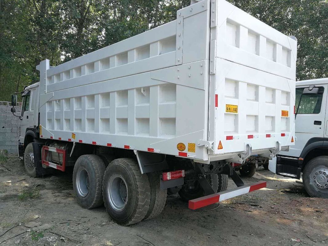 Sinotruck usato Howo 10 ruote 25 tonnellate 20 metri cubici camion di scarico Euro 3 manuale AC