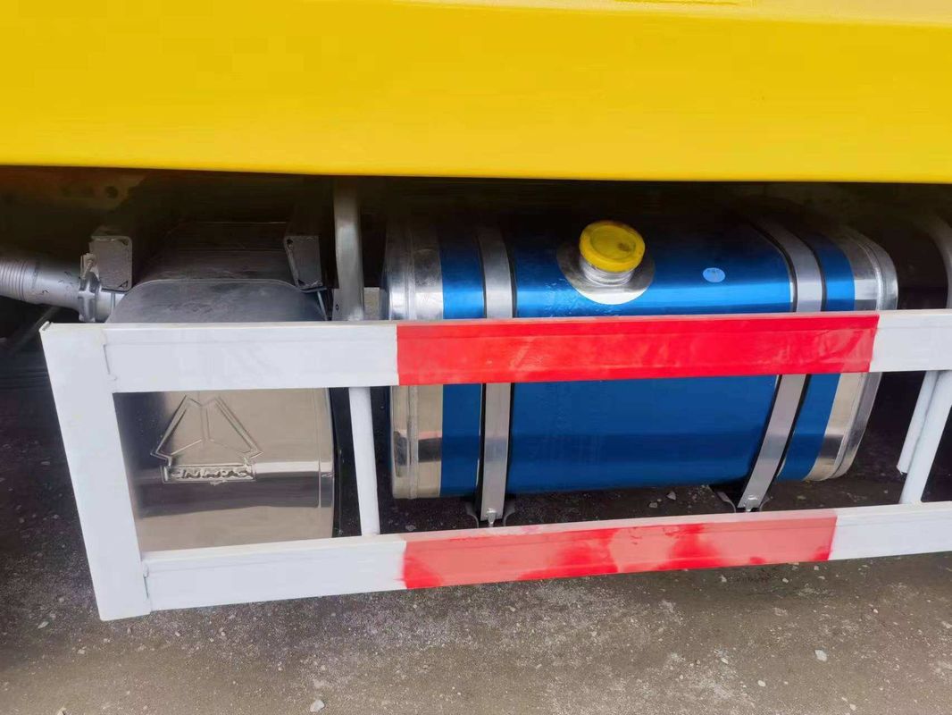 Completamente ristrutturato Howo usato 8x4 371hp 20-24 Meter Cubico Taper Truck Dumper Diesel
