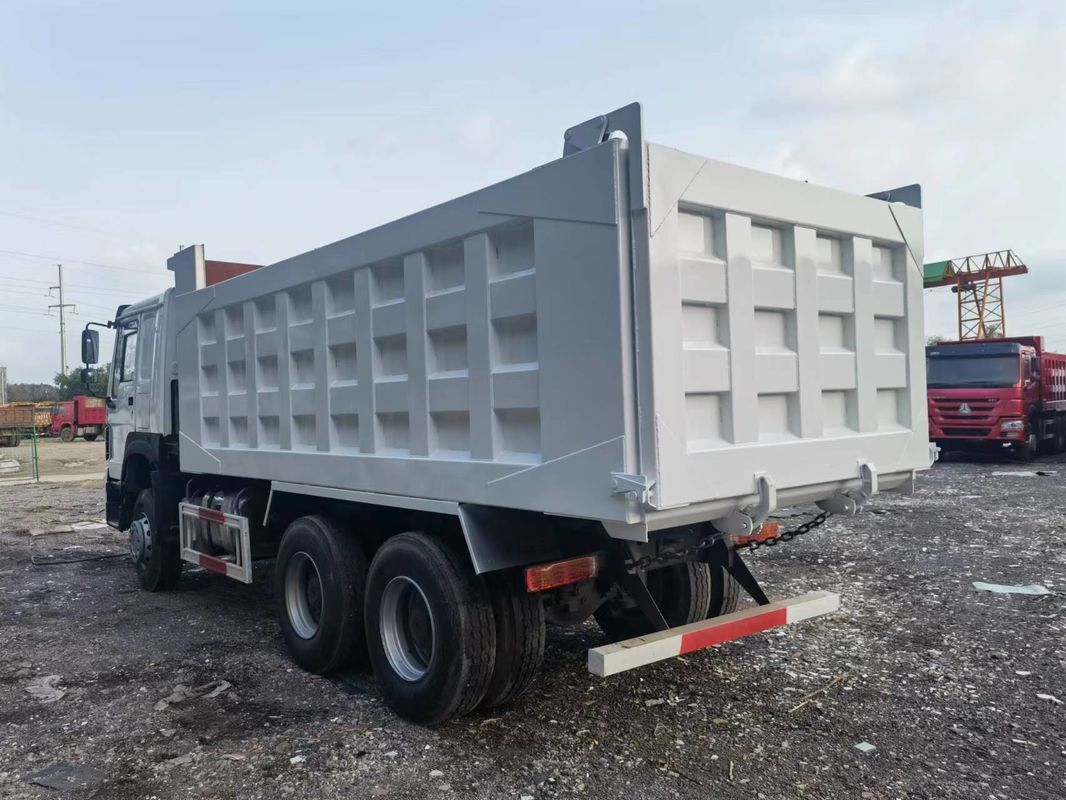 Segmento di mercato dei trasporti di ingegneria Camionetti di gomma usati con capacità di carico da 31 a 40 t