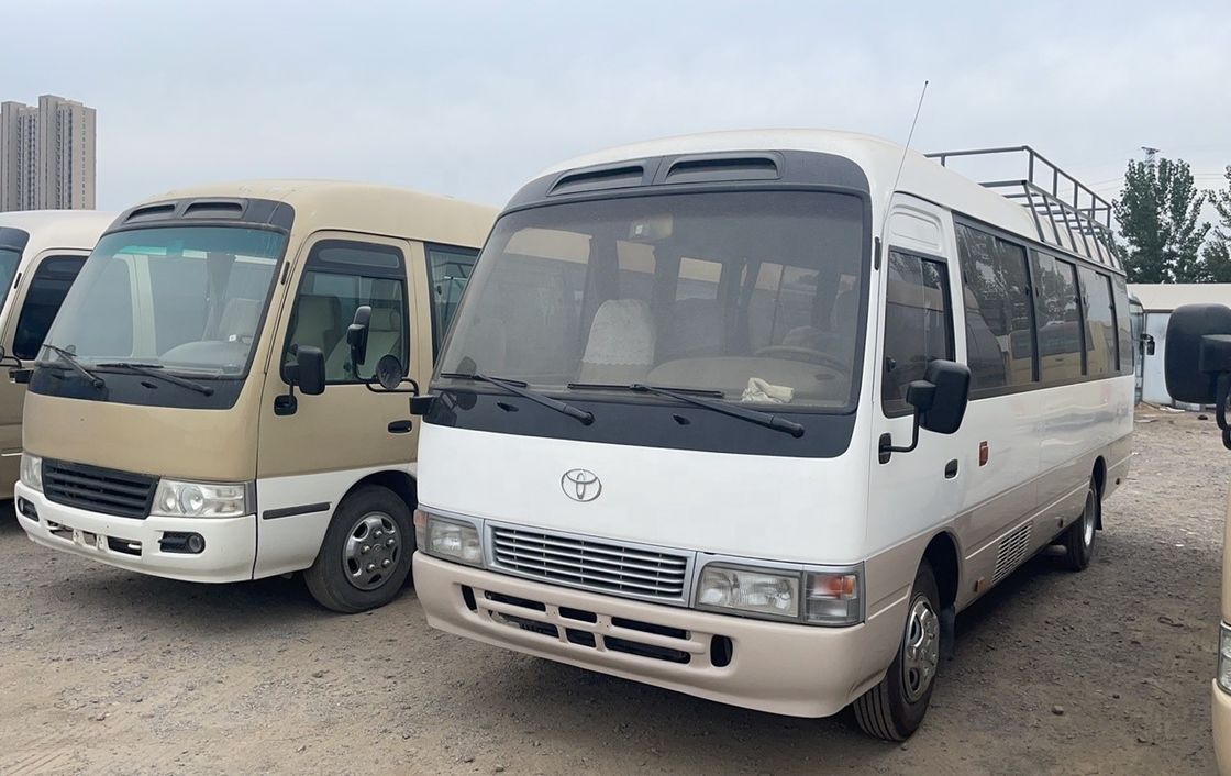 Buone condizioni 30 posti usato Toyo ta Coaster Bus per trasmissione tipo manuale