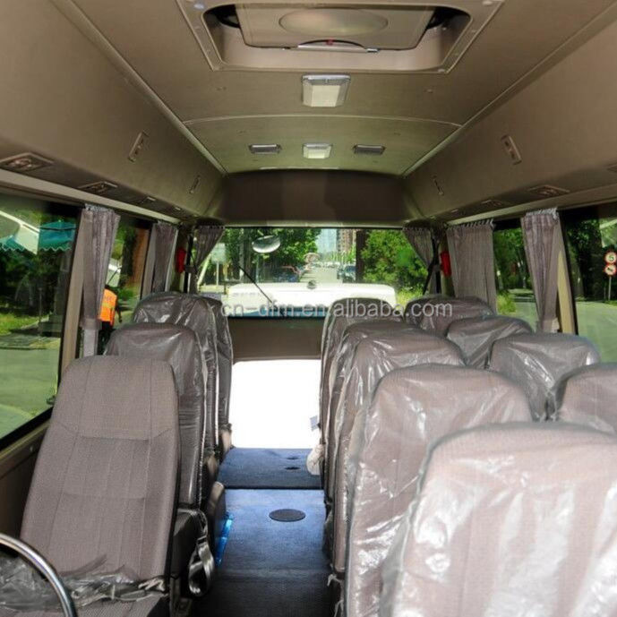 16-22 posti Dongfeng LHD Coaster Minibus con bagagliaio posteriore Volume di 0,25 m3