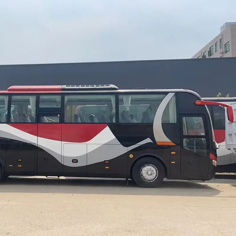 Trova il tuo bus perfetto da 47 posti con motore posteriore e basso chilometraggio di 56000 km al nostro
