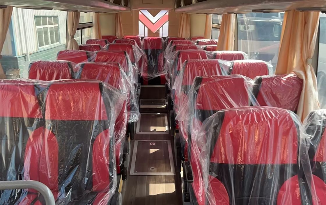 Trova il tuo bus perfetto da 47 posti con motore posteriore e basso chilometraggio di 56000 km al nostro