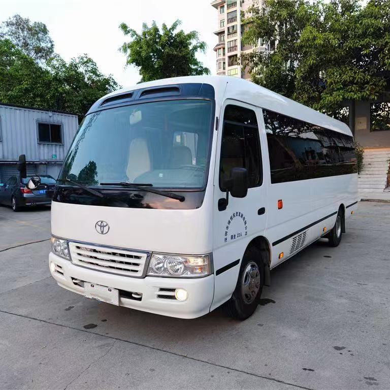 Potenza massima 113/5200kw Toyota Minibus Motore a benzina e diesel 29 posti Autobus minibus usato