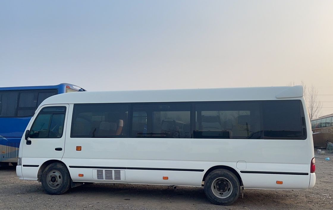 G.V.W. 6750kg Comodo e usato Autobus da montagna a colori speciali