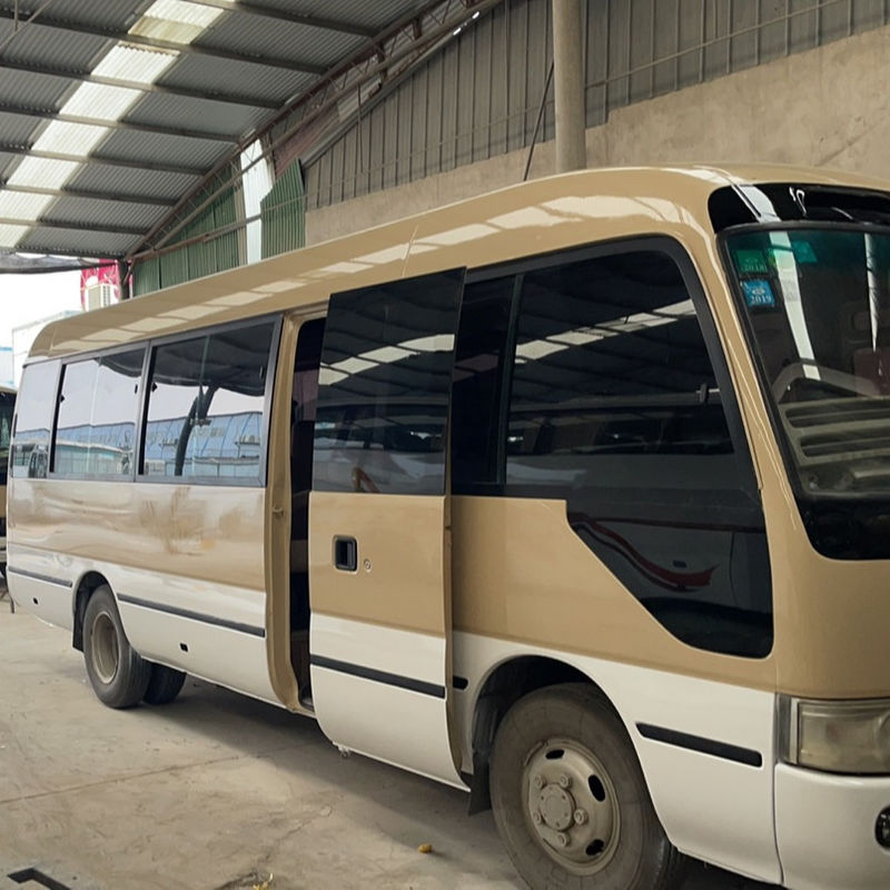 Toyota Coaster Diesel Autobus da 30 posti con cambio manuale e velocità massima di 120 km/h