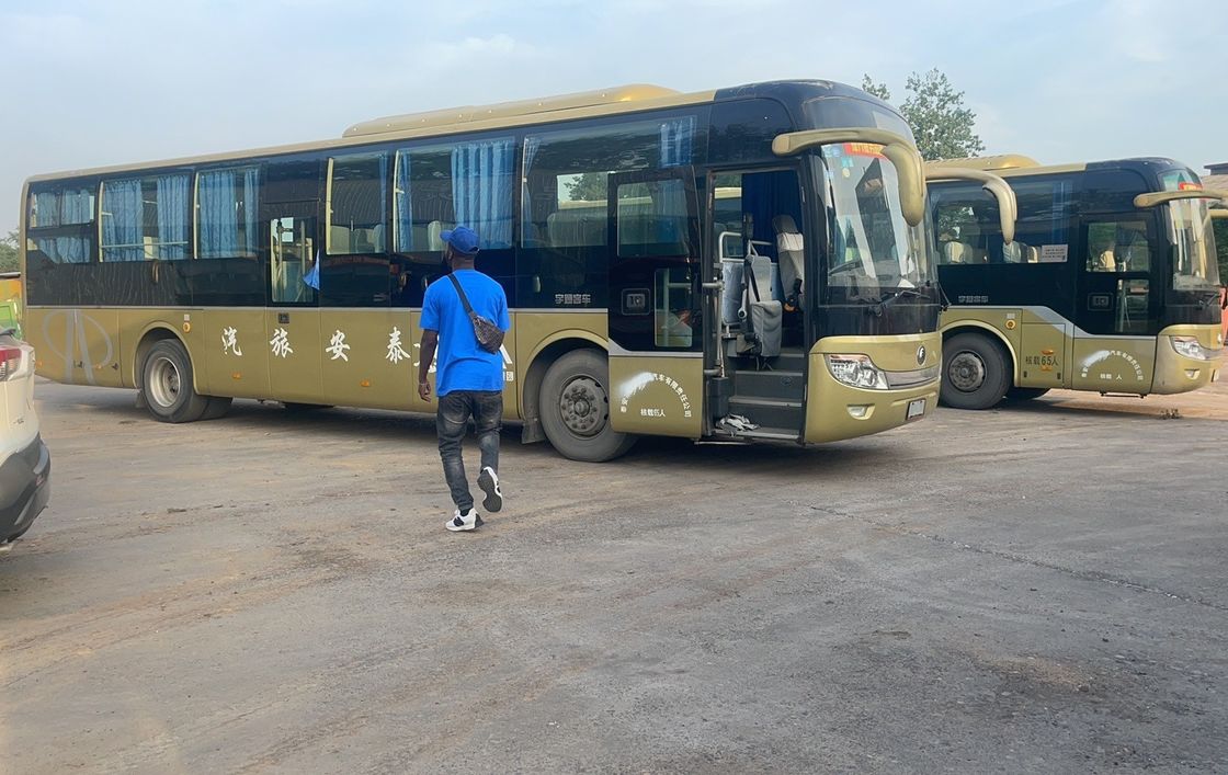 Stoccaggio di 65 posti LHD Tour Bus con standard di emissioni Euro 3 e sospensione a molla