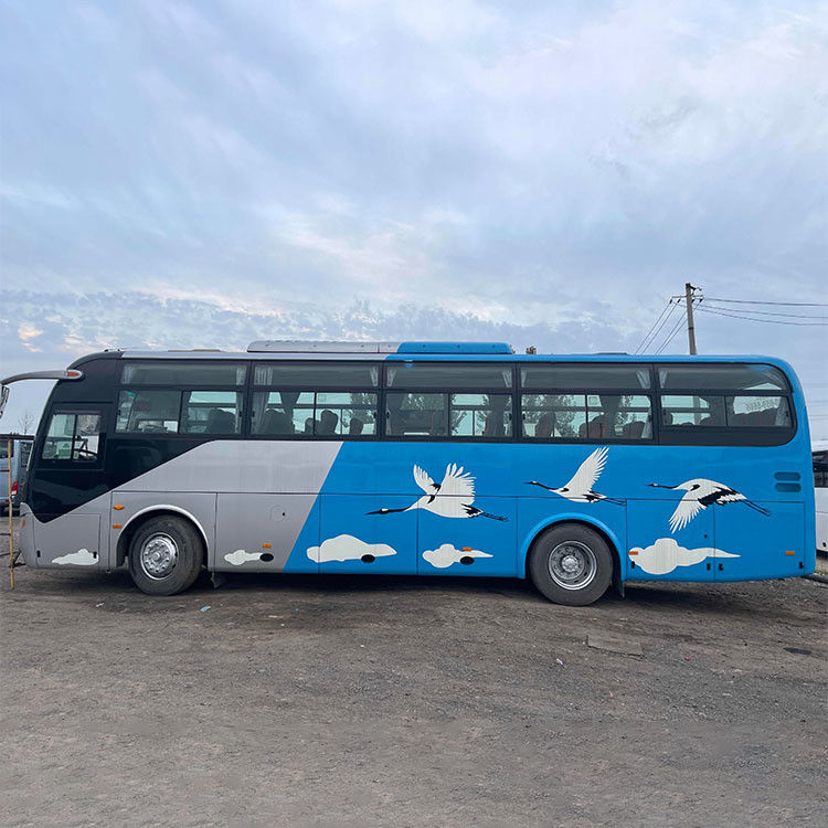 Buone condizioni Autobus passeggeri LHD da 65 posti con standard di emissione Euro 3 e motore