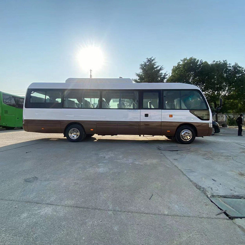LHD RHD 30 posti Toyo ta Coaster Bus con serbatoio da 70L e cilindrata da 4500-6700ml