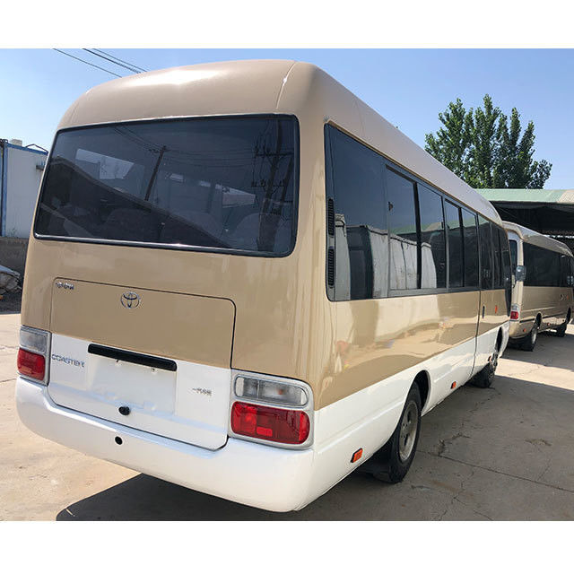 Minibus Toyo Ta Coaster usato Massa massima totale kg 5400 Opzione diesel conveniente
