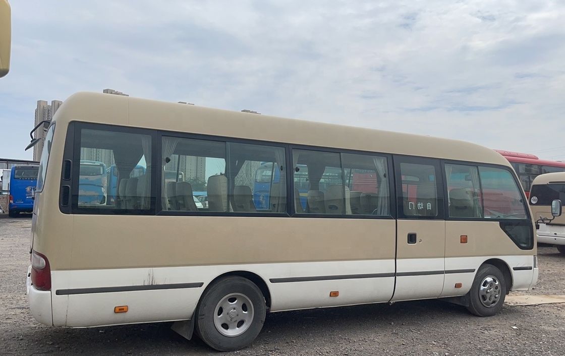 Toyo Ta Coaster usato Autobus da 30 posti con una capacità del motore da 6-8 litri e potenza massima di 113/5200kw