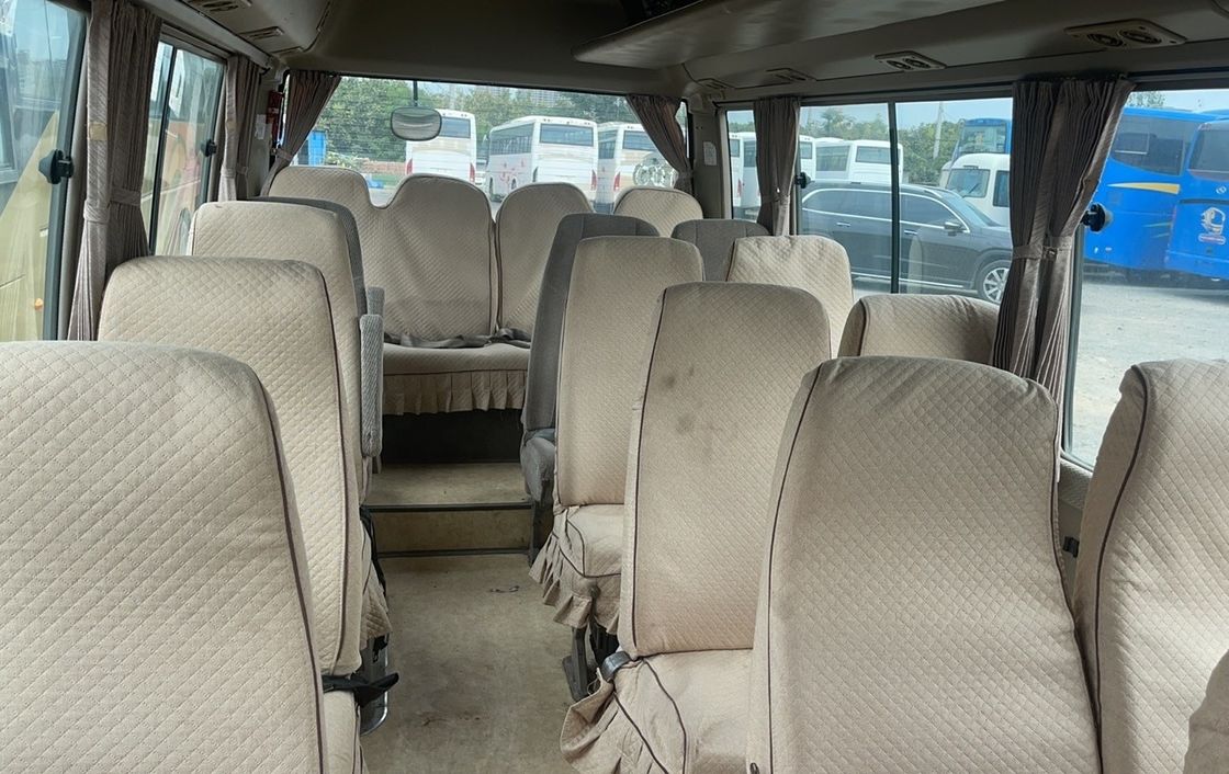 Toyo Ta Coaster usato Autobus da 30 posti con una capacità del motore da 6-8 litri e potenza massima di 113/5200kw