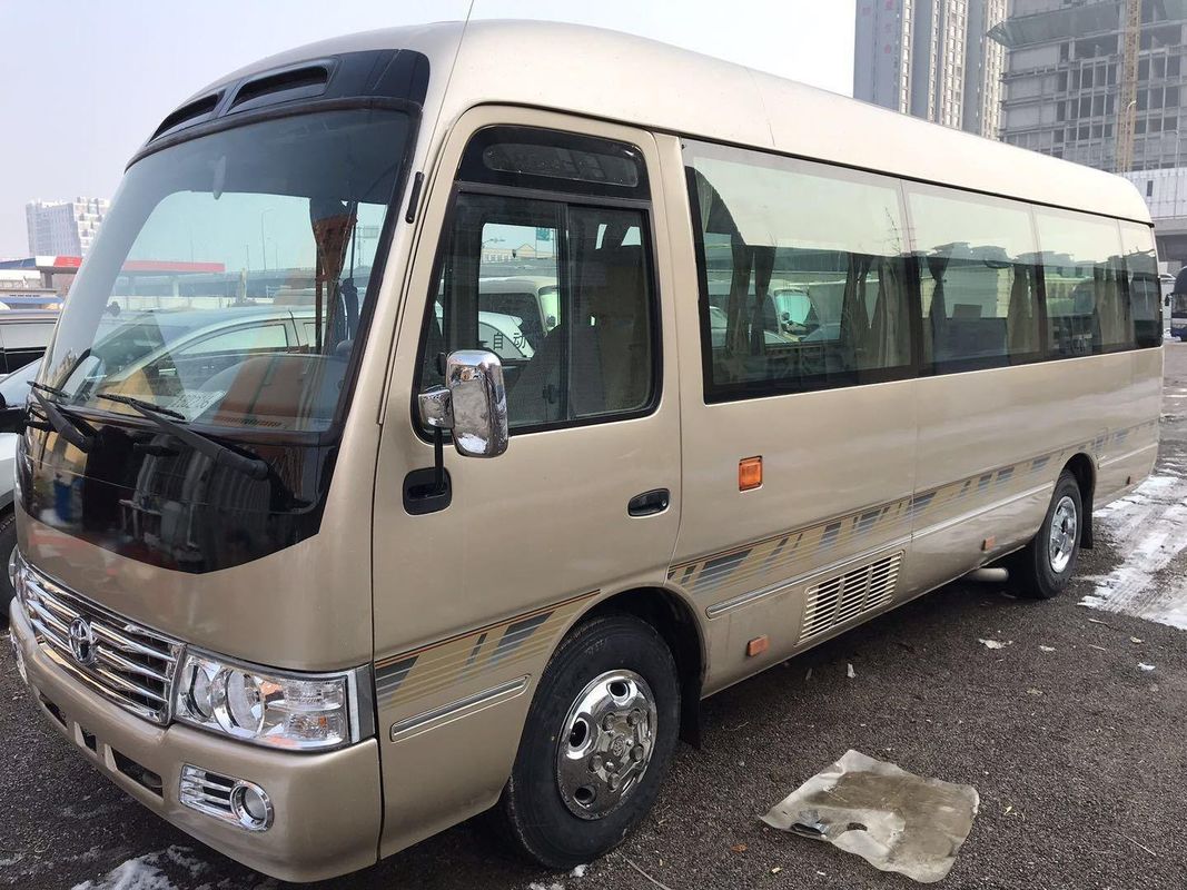 Autobus di seconda mano da 22 a 30 posti passeggeri Toyot Coaster con motore diesel montato davanti