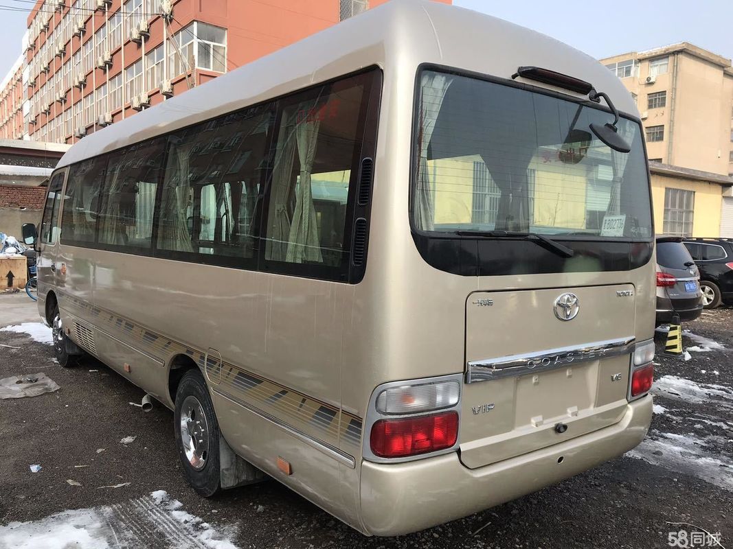 Autobus di seconda mano da 22 a 30 posti passeggeri Toyot Coaster con motore diesel montato davanti