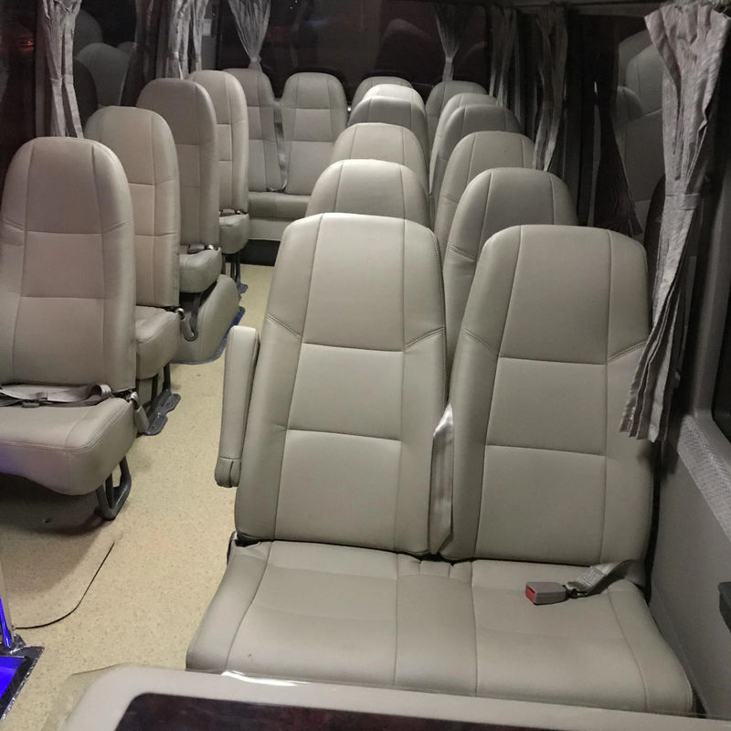 Autobus di seconda mano da 22 a 30 posti passeggeri Toyot Coaster con motore diesel montato davanti