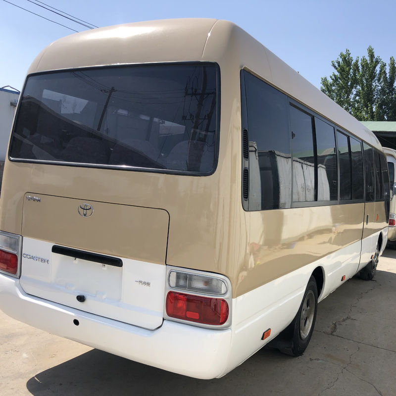Autobus usato Toyota Coaster con 30 posti e motore diesel in buone condizioni
