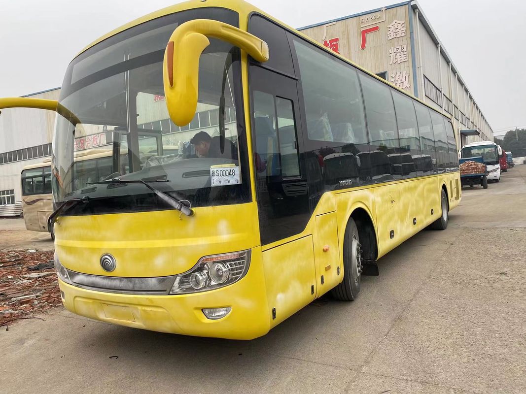 Autobus di lusso con 70 posti a sedere con tipo di carburante diesel e cilindrata di 6 8L