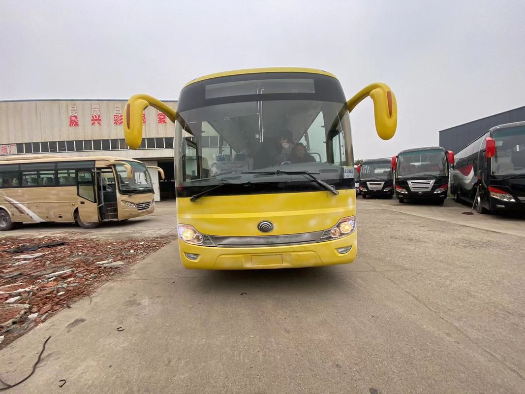 Autobus di lusso con 70 posti a sedere con tipo di carburante diesel e cilindrata di 6 8L