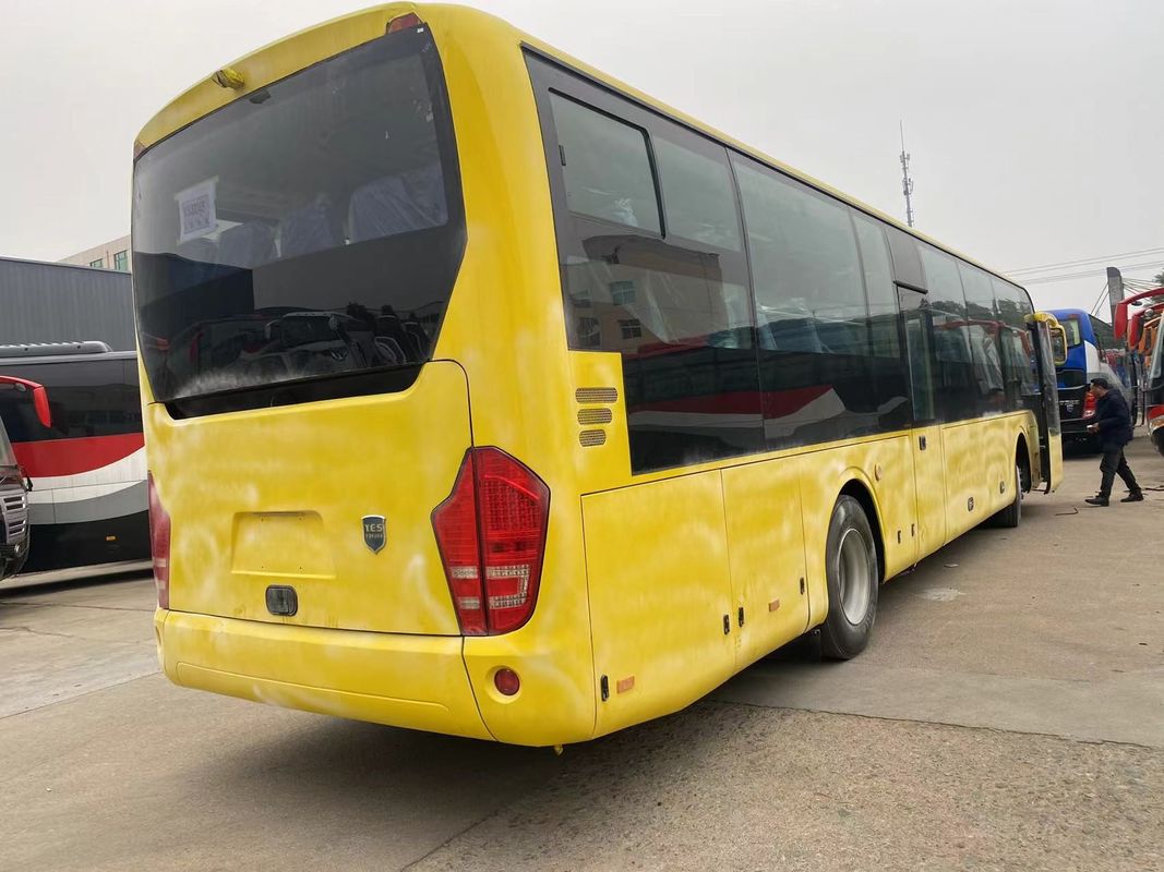 Autobus di lusso con 70 posti a sedere con tipo di carburante diesel e cilindrata di 6 8L