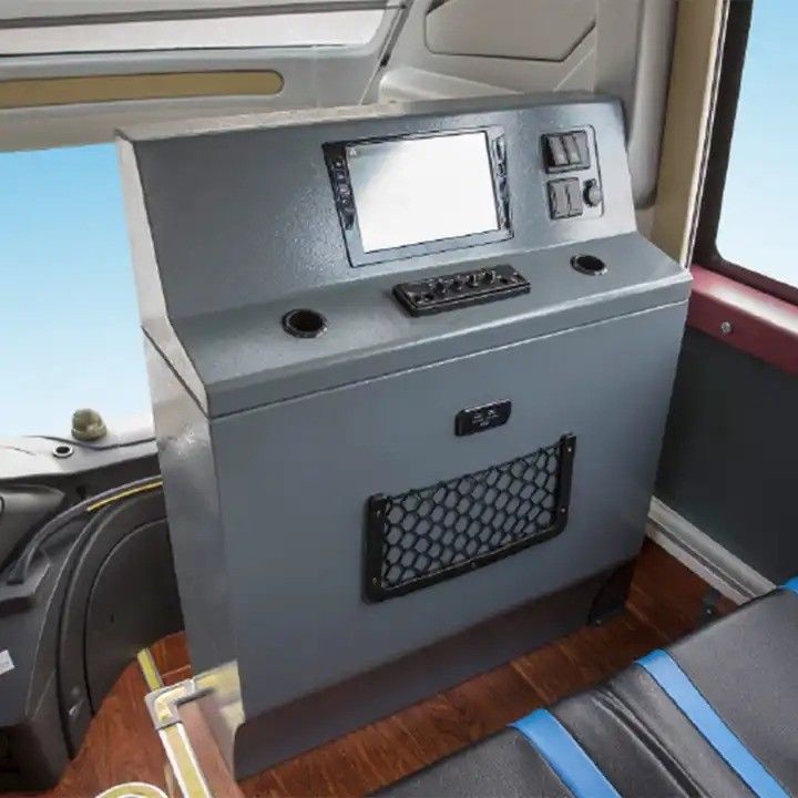 Autobus di lusso diesel 50 posti passeggeri Autobus con tipo di guida LHD e capacità del motore 8L