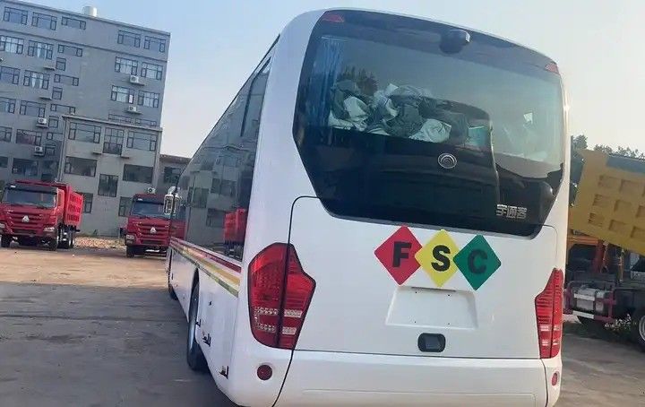 Autobus di seconda mano altamente ristrutturato da 50 posti con standard di emissioni Euro 3 e motore anteriore