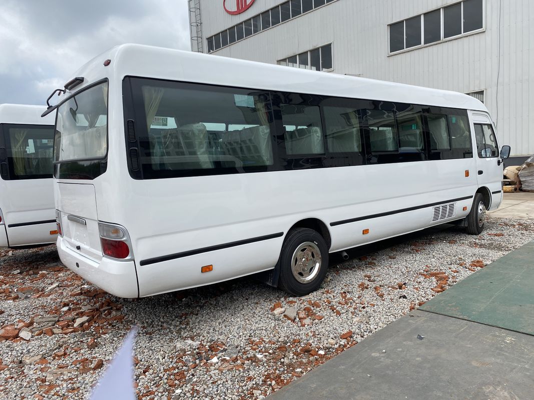 RHD Toyota 30 posti autocarro con tipo di carburante diesel e 4 6L di capacità del motore
