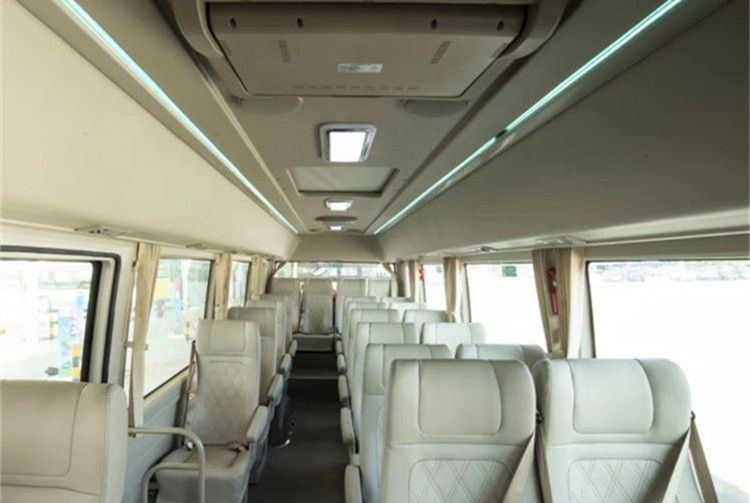 30 posti a sedere usato Coaster Bus con capacità di motore a benzina da 6-8L e vendita diretta nel 2022