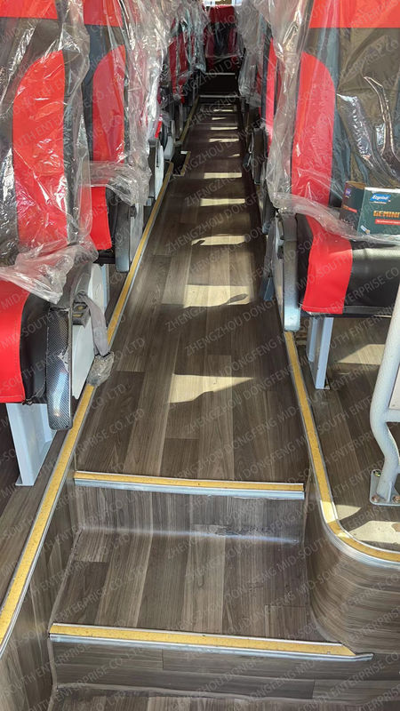 Miglior pullman usato ristrutturato con sedili di lusso e motore con 8L di pneumatici 11R22.5